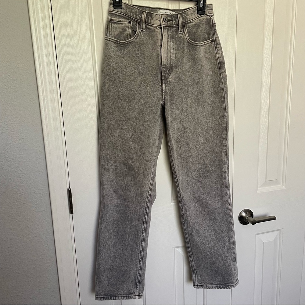 Abercrombie 90s Straight Ultra High Rise *Curve Love*